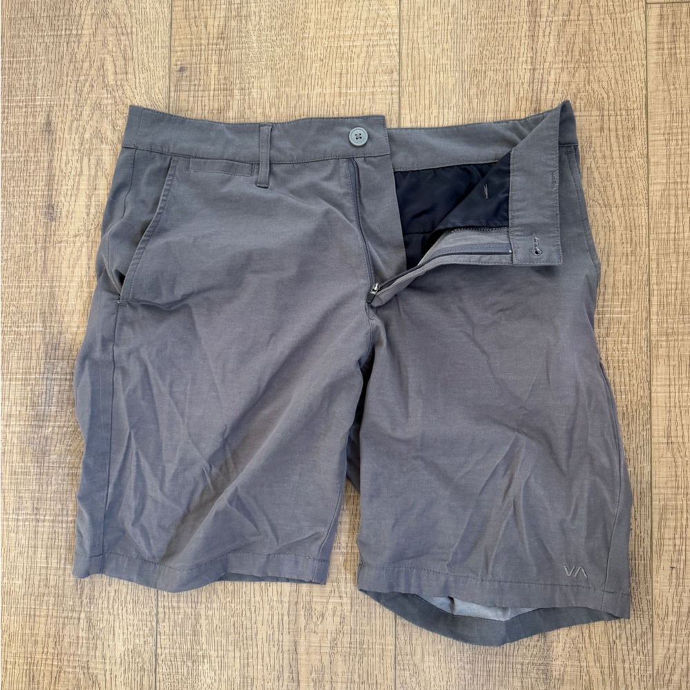 🔴Rvca shorts size 31
